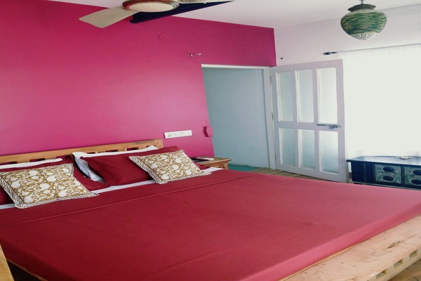 Hotel U Turn – Prince Room