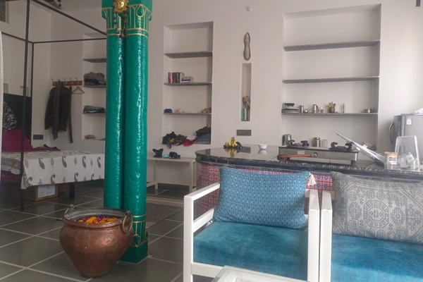 Hotel U Turn – Prince Room